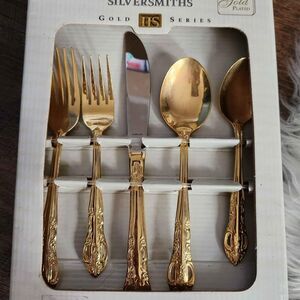 8 serving set 24k Hampton Versailles silverware